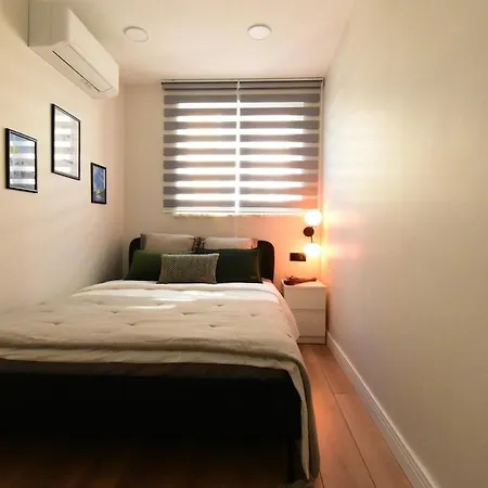 Stunning Seaview 2br Near Metro - Ym5 شقة